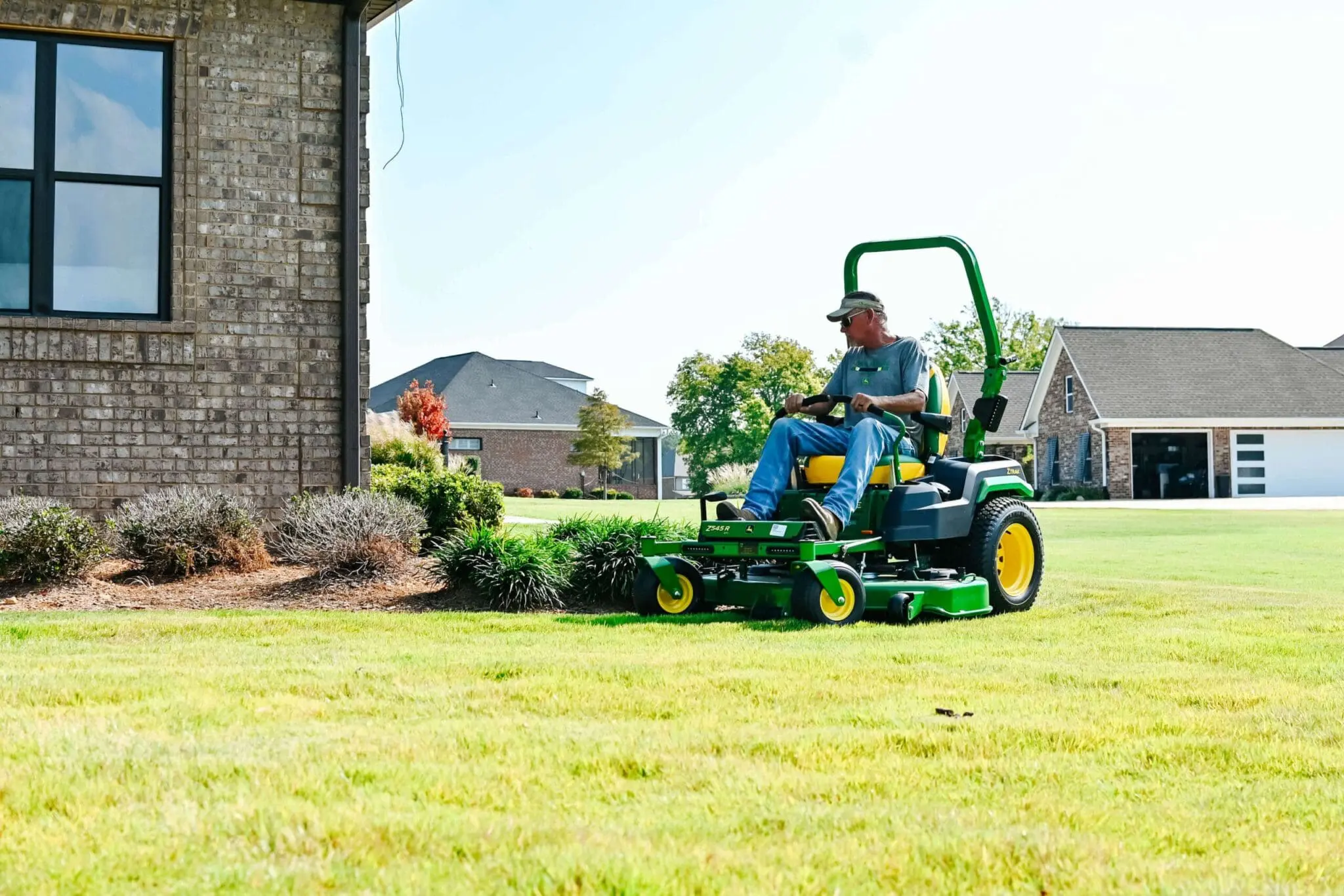 Z545R ZTrak™ Zero Turn Mower | TriGreen Equipment
