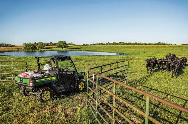 5 Benefits of Owning a Gator Utility Vehicle