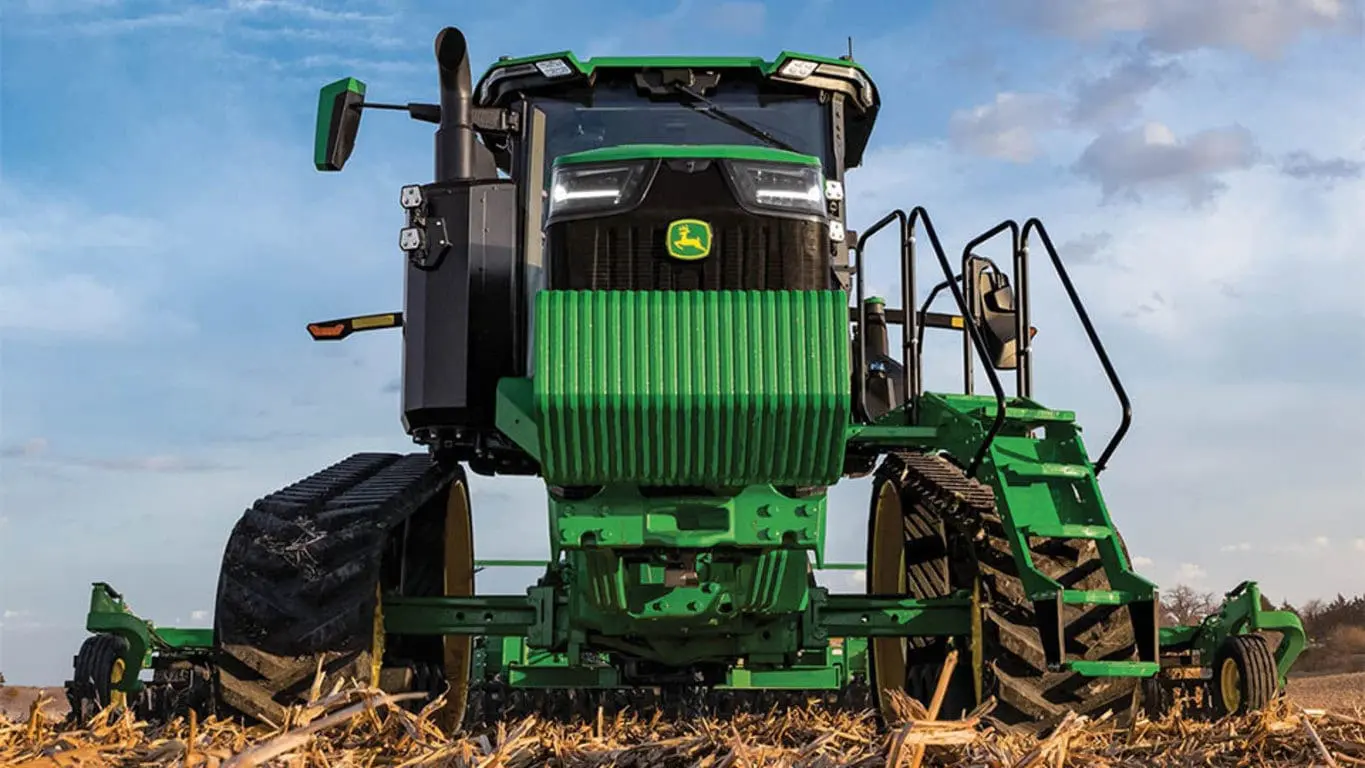 John Deere 8RT 310 tractor studio image