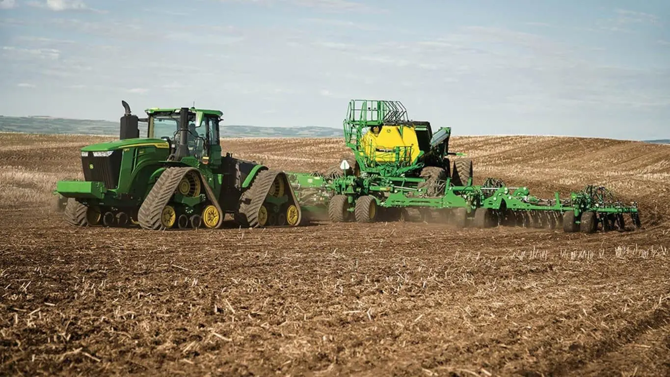 John Deere 9RX 640 tractor studio image