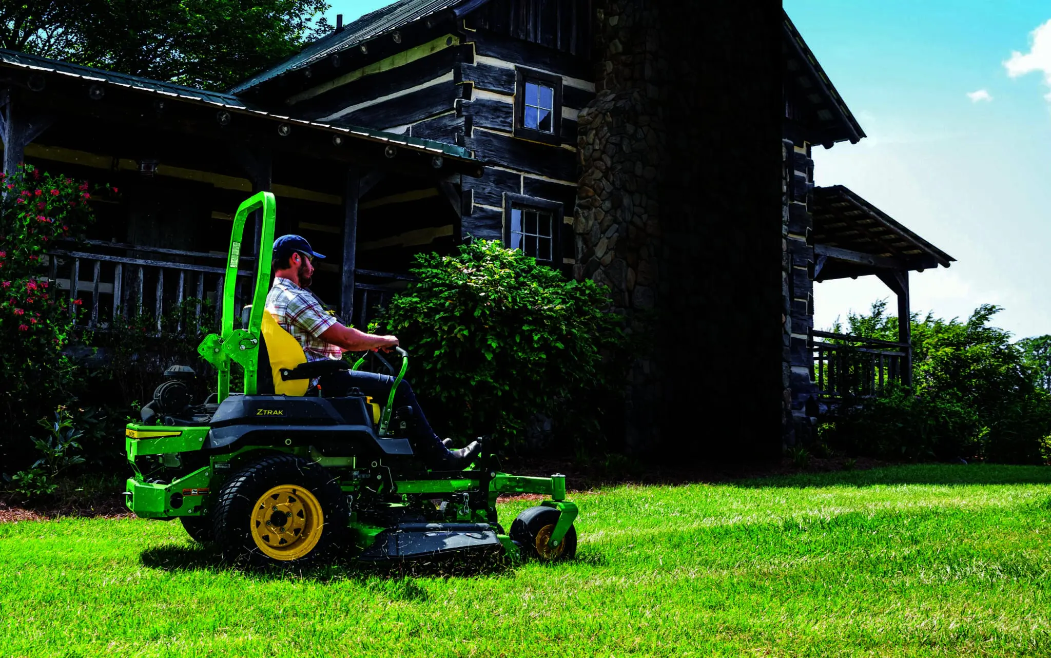 Z740R ZTrak™ Zero Turn Mower | TriGreen Equipment
