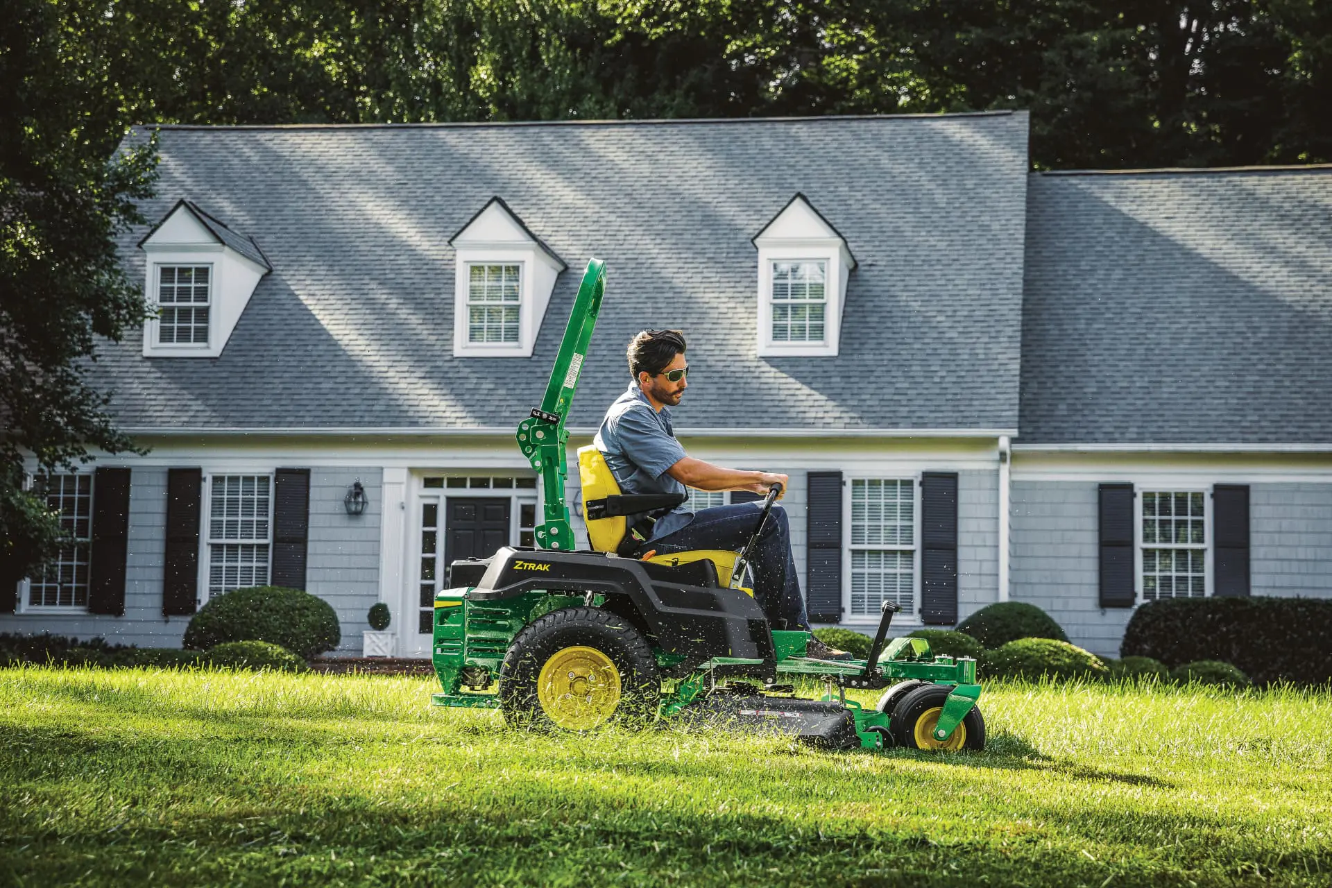 Z515E ZTrak™ Zero Turn Mower | TriGreen Equipment