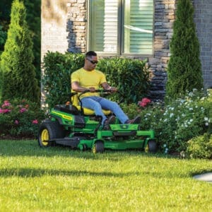 りー Z330R ZTrak™ Zero Turn Mower | TriGreen Equipment