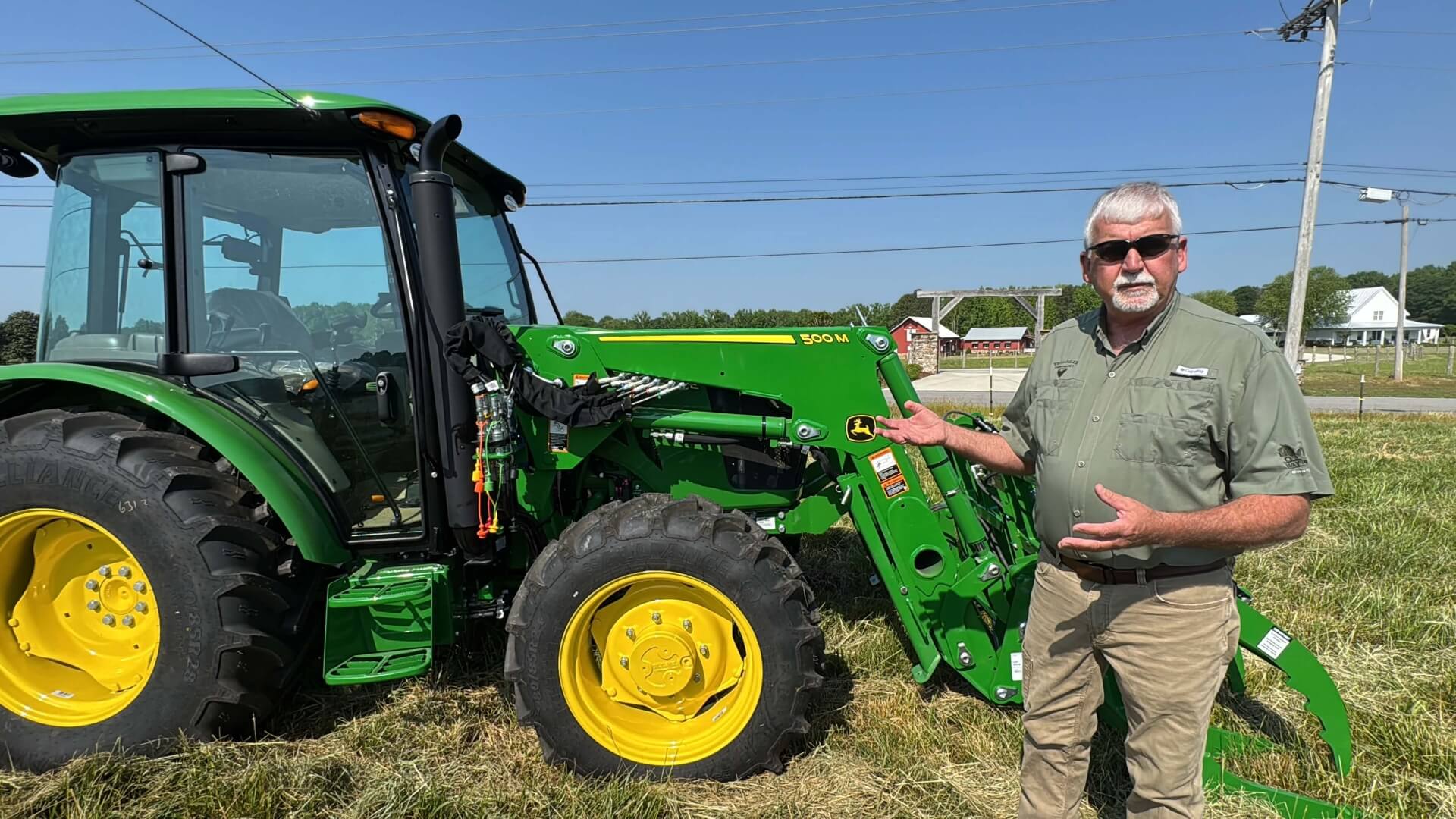 Video: Inside the John Deere 5075E